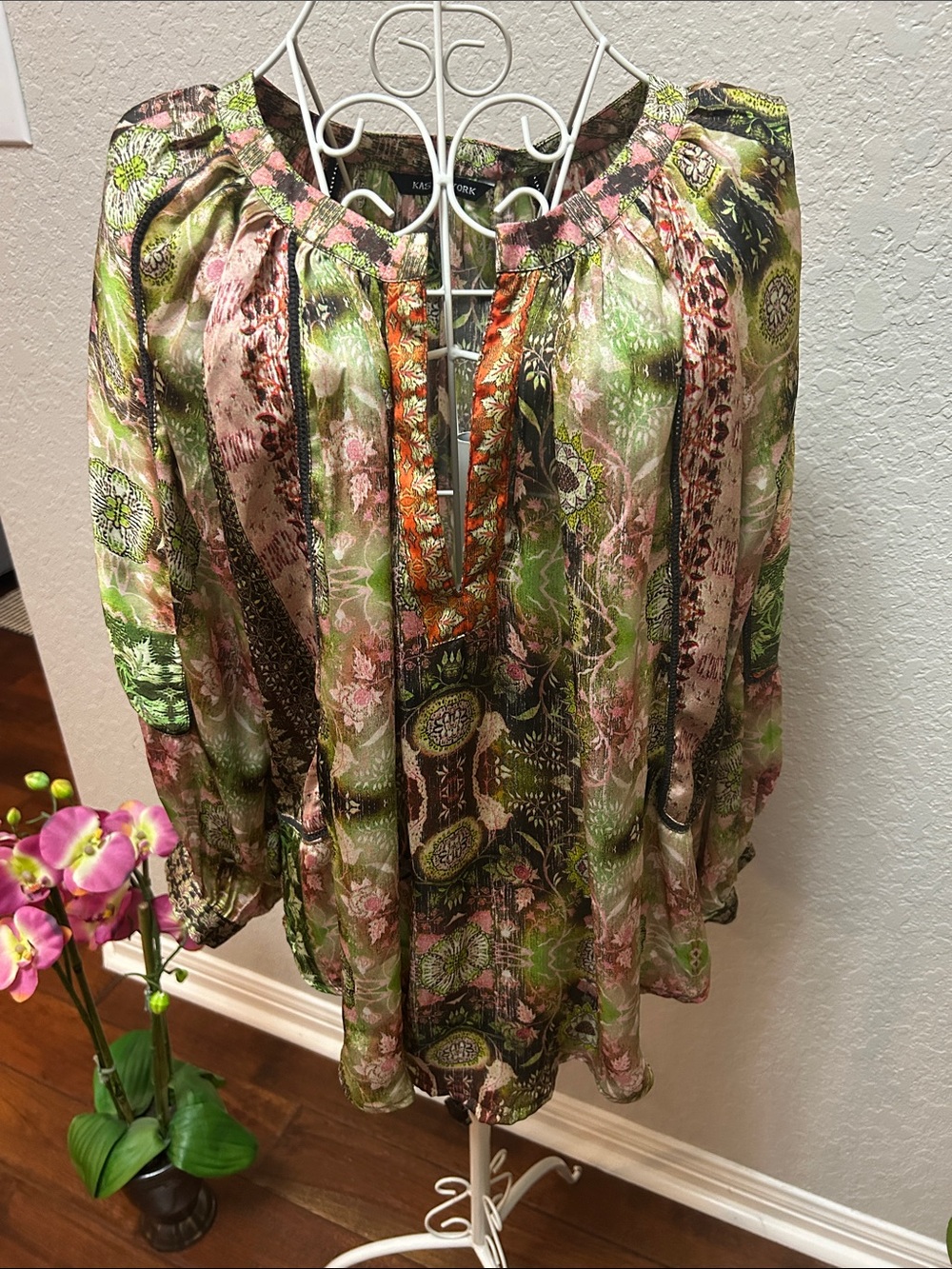 Floral Boho V-Neck Long Sleeve Women's Top in Green and Pink by Antropolgie S